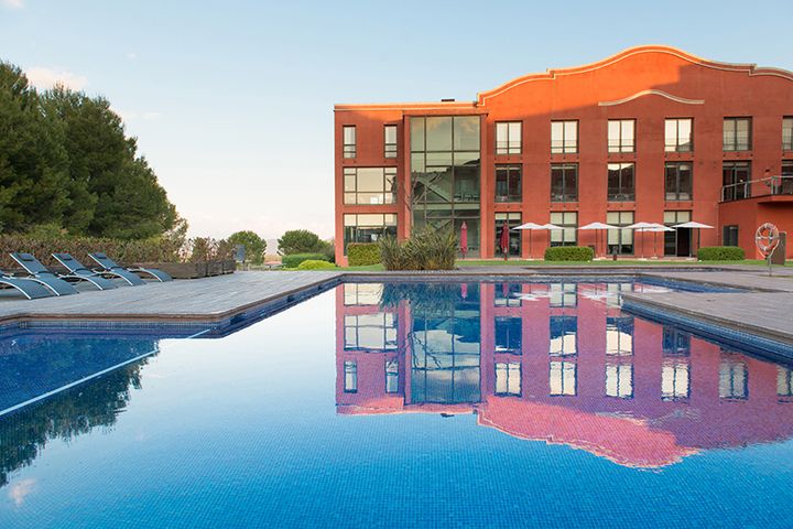 DoubleTree by Hilton Barcelona Golf, Barcelona - Book Golf ...